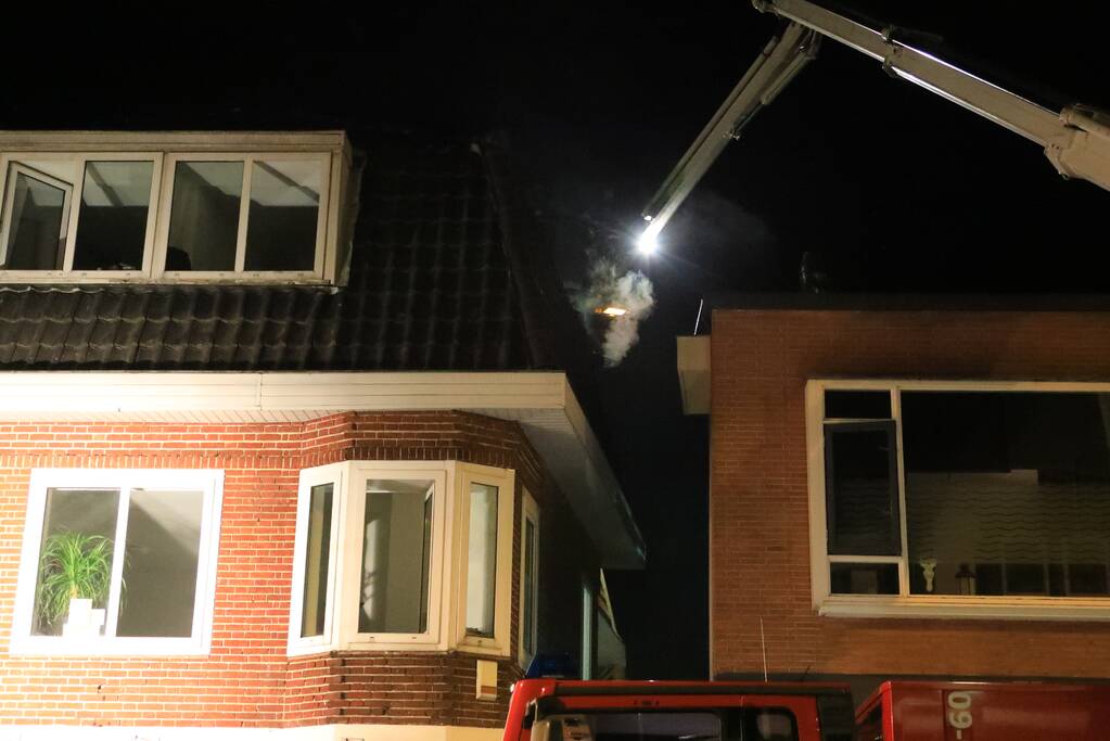 Frituurpan van restaurant vliegt in brand