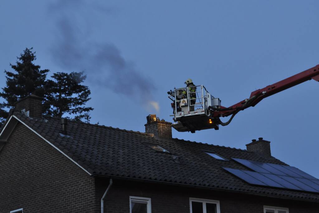 Schoorsteenbrand snel onder controle