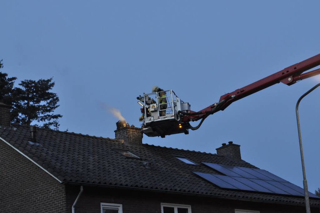 Schoorsteenbrand snel onder controle