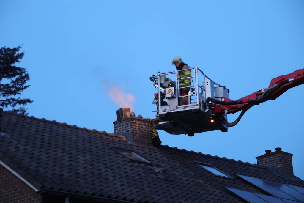 Schoorsteenbrand snel onder controle