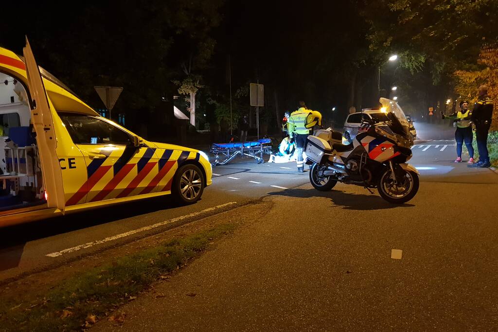 Man op step zwaargewond bij val
