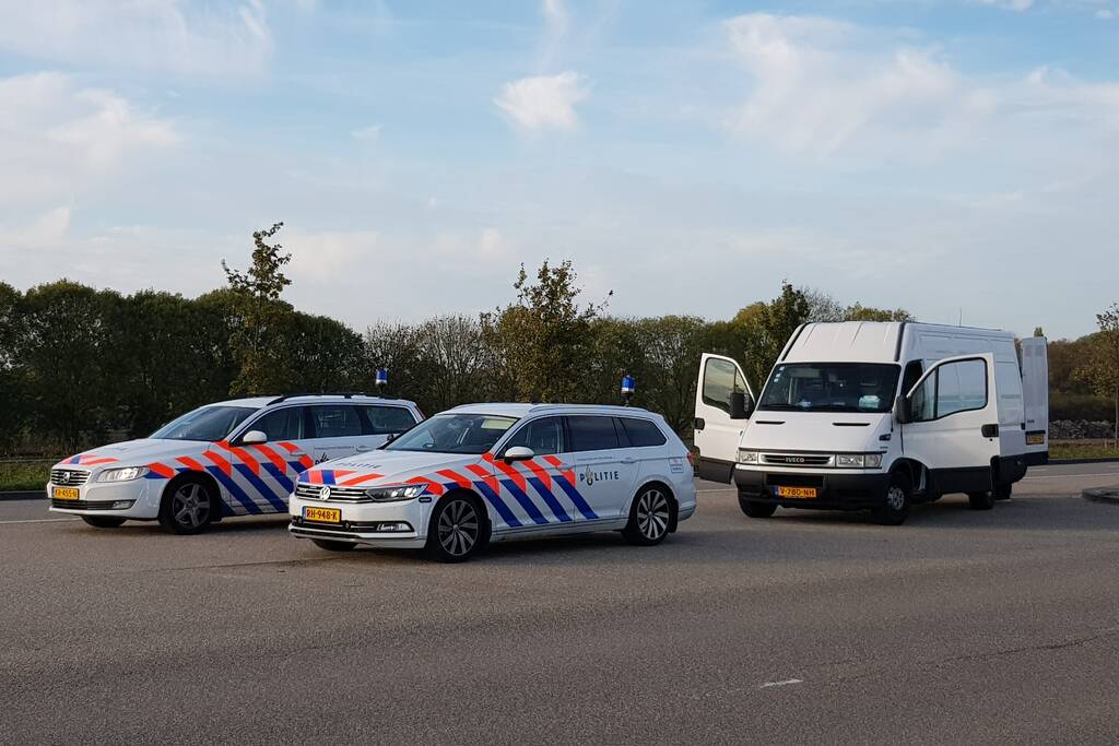 Zes aanhoudingen en enorme partij nep merkkleding in beslag genomen