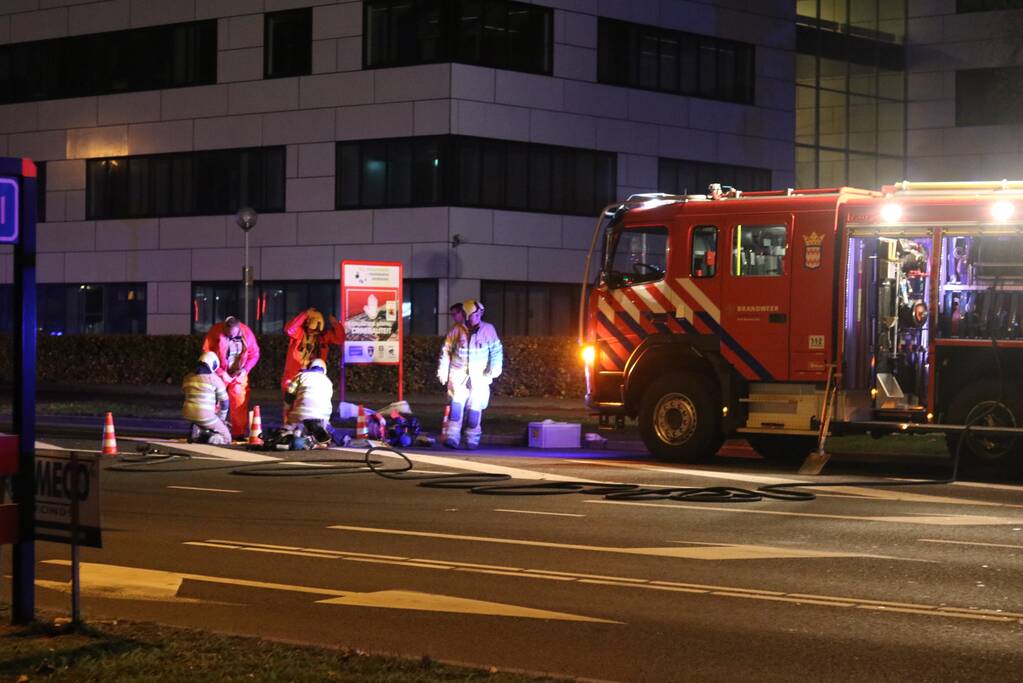 Twee mannen aangehouden met witte bestelbus met vaten