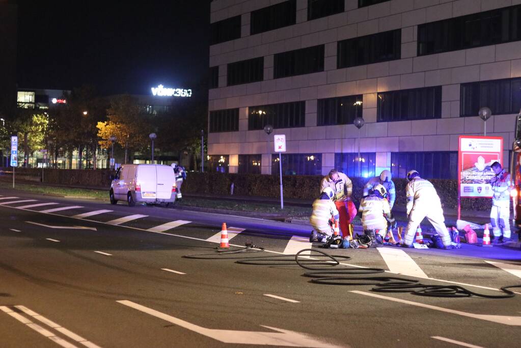Twee mannen aangehouden met witte bestelbus met vaten