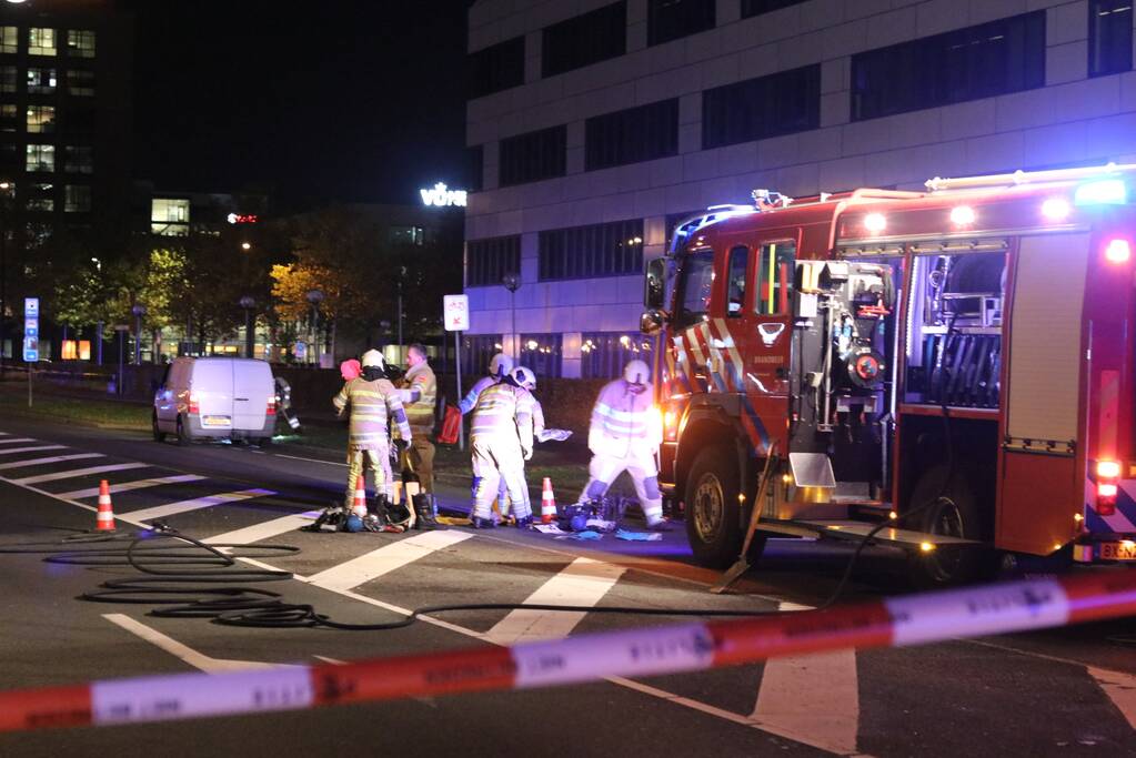 Twee mannen aangehouden met witte bestelbus met vaten