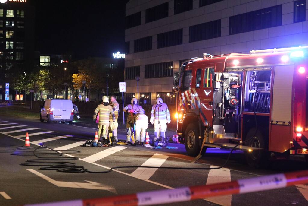 Twee mannen aangehouden met witte bestelbus met vaten
