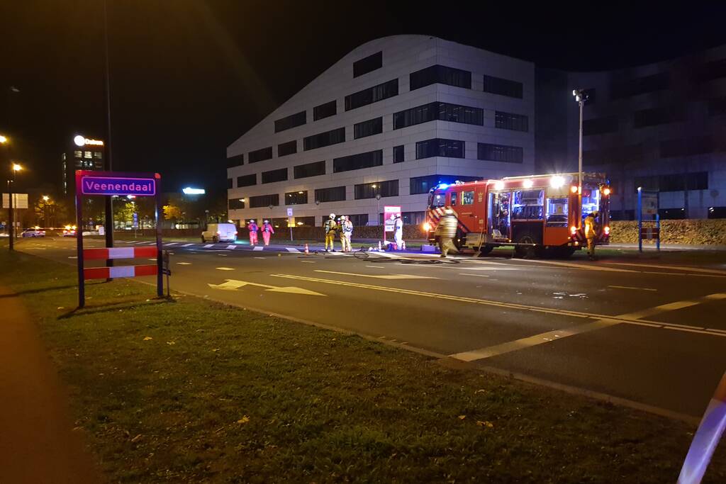 Twee mannen aangehouden met witte bestelbus met vaten