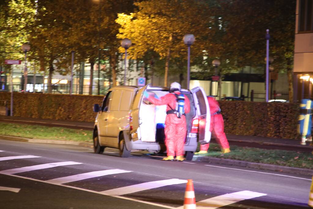 Twee mannen aangehouden met witte bestelbus met vaten