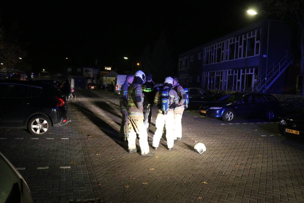 Twee mannen aangehouden met witte bestelbus met vaten