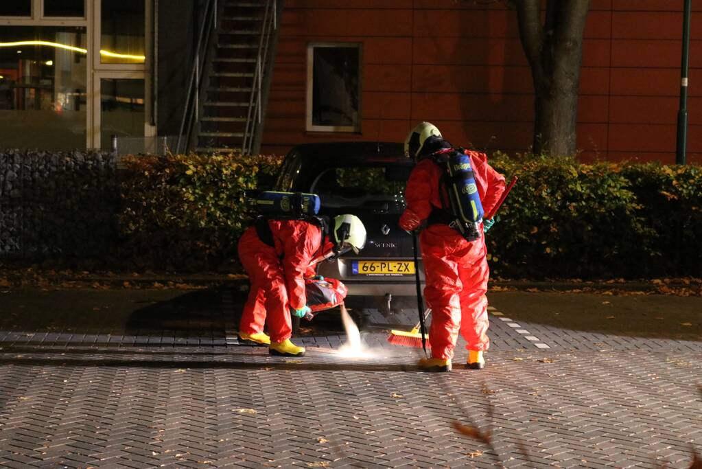 Twee mannen aangehouden met witte bestelbus met vaten