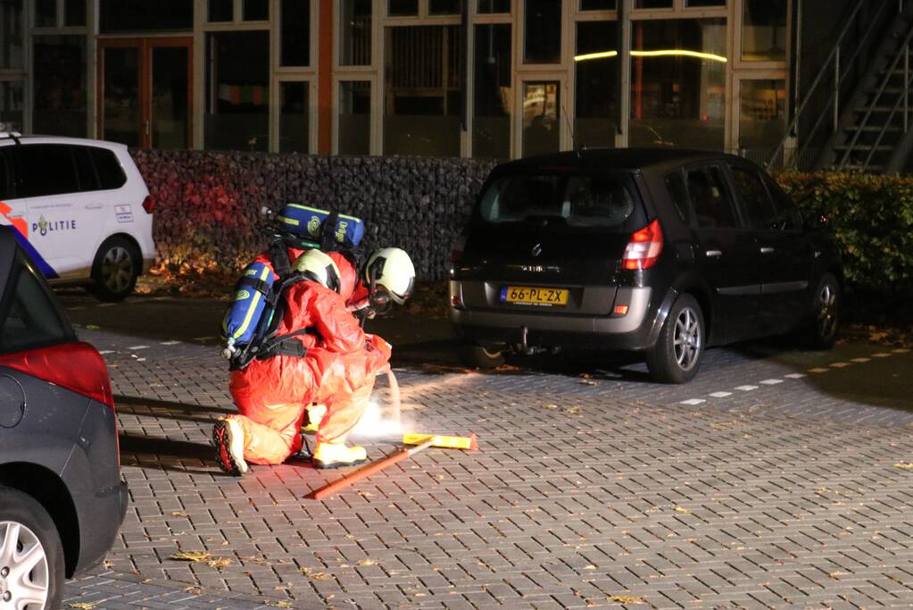 Twee mannen aangehouden met witte bestelbus met vaten
