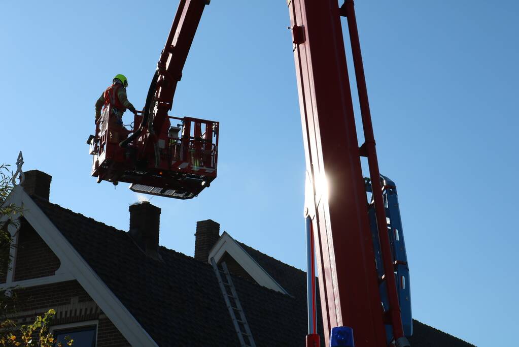 Hardnekkige schoorsteenbrand moeilijk te blussen