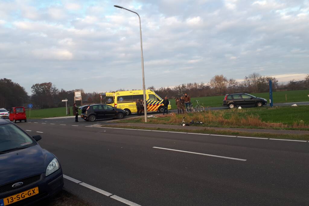 Meisje gewond na aanrijding met auto