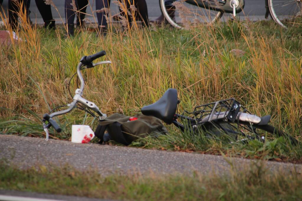 Meisje gewond na aanrijding met auto