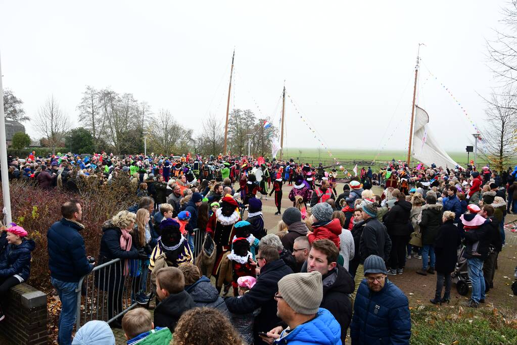 Groot welkom voor Sinterklaas en Zwarte Piet