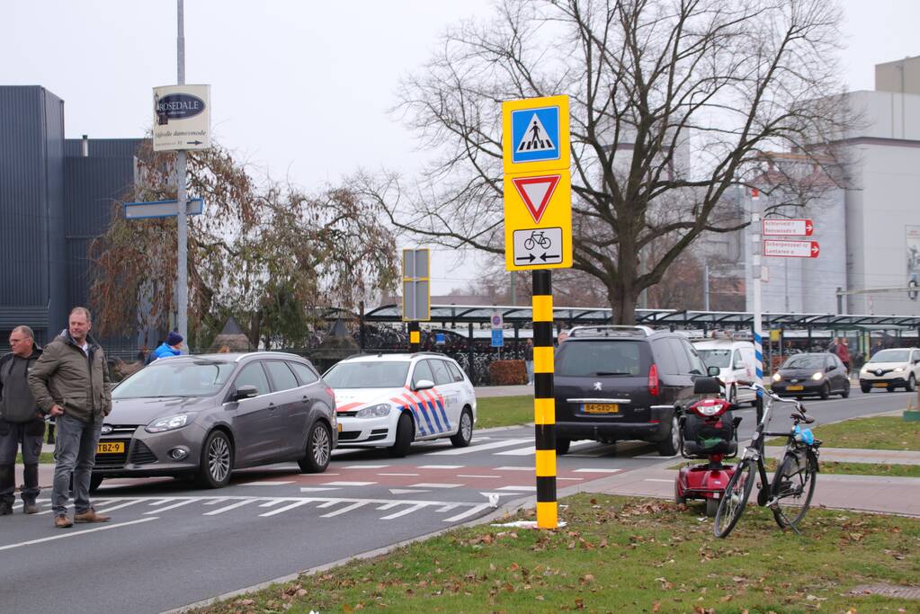 Scootmobieler aangereden op beruchte oversteek
