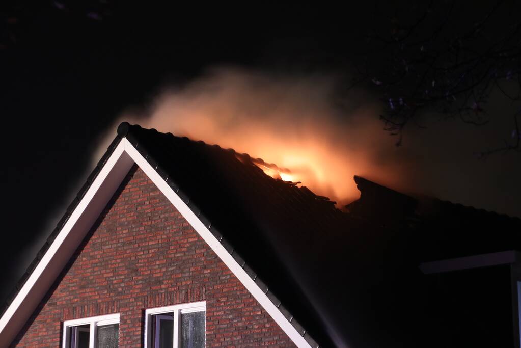 Uitslaande brand in nieuwe leegstaande woning