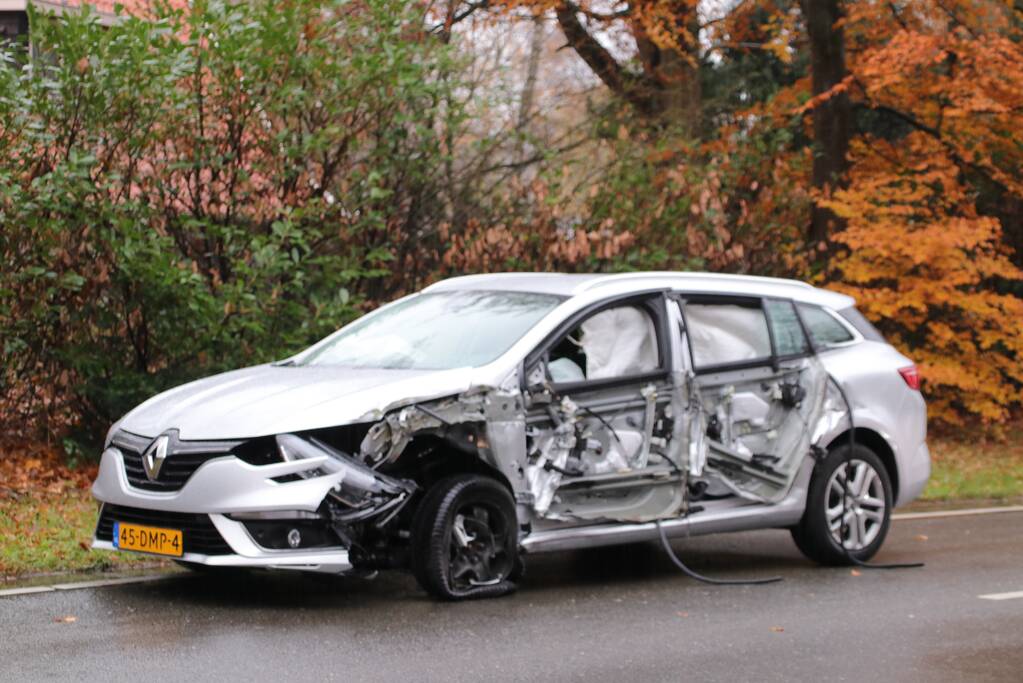 Auto total-loss na flinke aanrijding