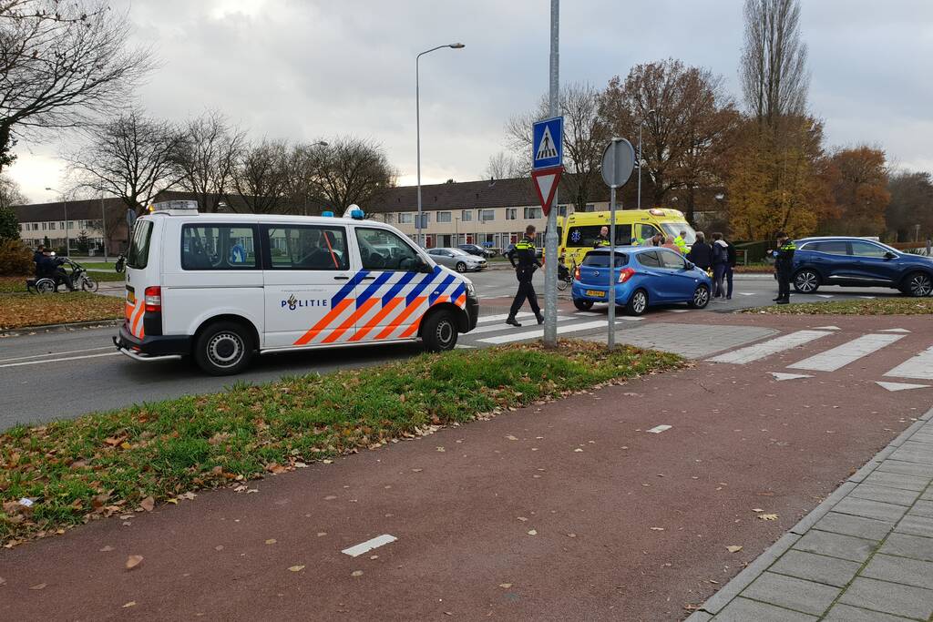 Fietser zwaargewond bij aanrijding op rotonde