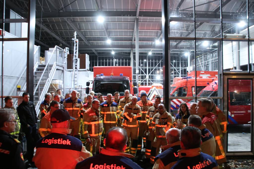 Brandweerlieden brengen eerbetoon aan ernstig zieke collega