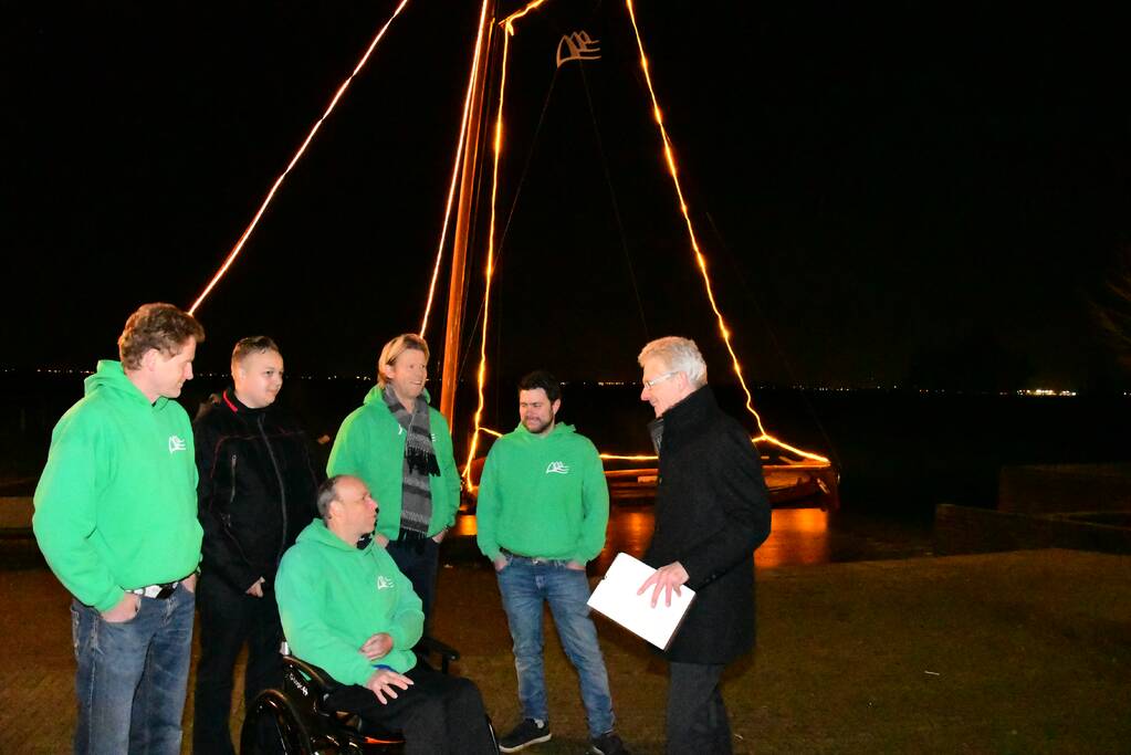 Wethouder ontsteekt verlichting SkÃ»tsje Eemlander