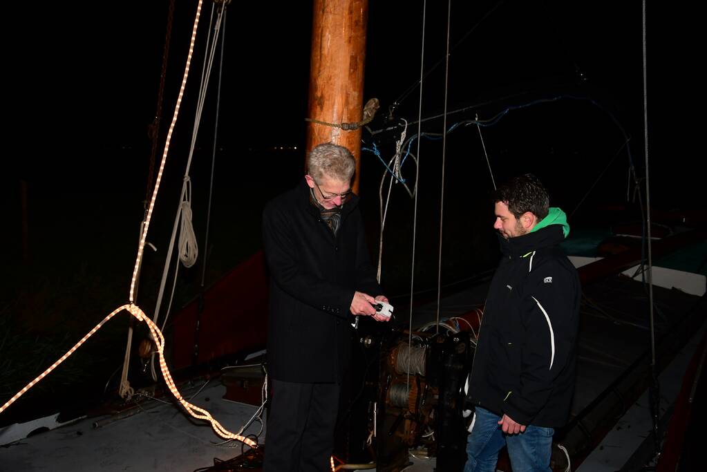 Wethouder ontsteekt verlichting SkÃ»tsje Eemlander