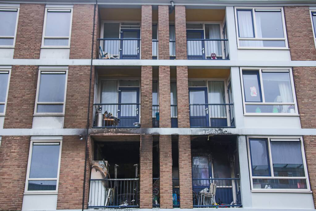 Enorme schade bij brand in flatwoning
