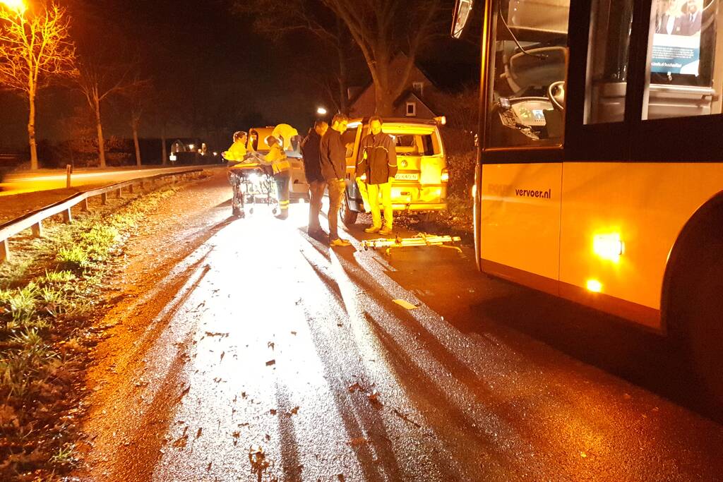 Aanrijding tussen personenbus en stadsbus