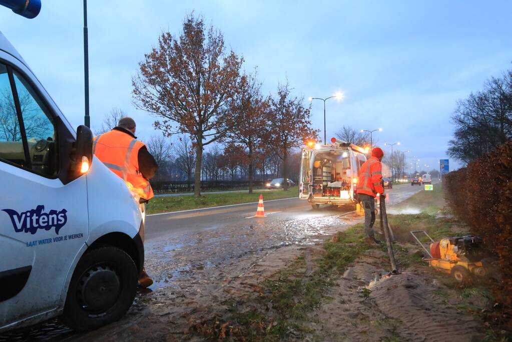 Hoofdwaterleiding gesprongen
