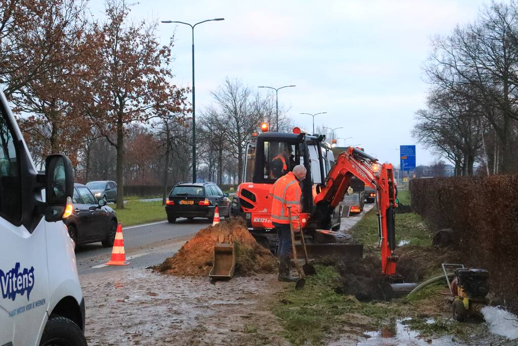 Hoofdwaterleiding gesprongen
