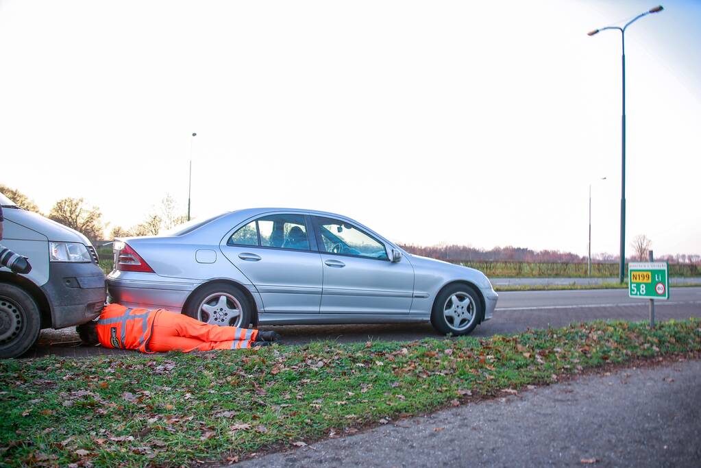 Voertuigen aan elkaar vast na ongeval