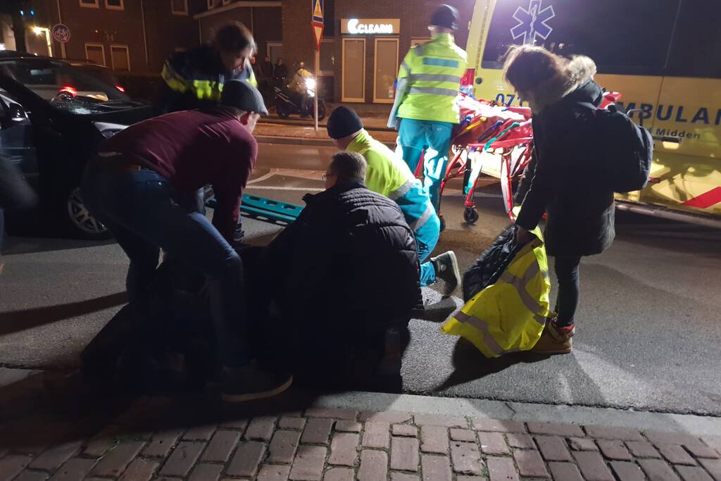 Bejaarde man aangereden op zebrapad