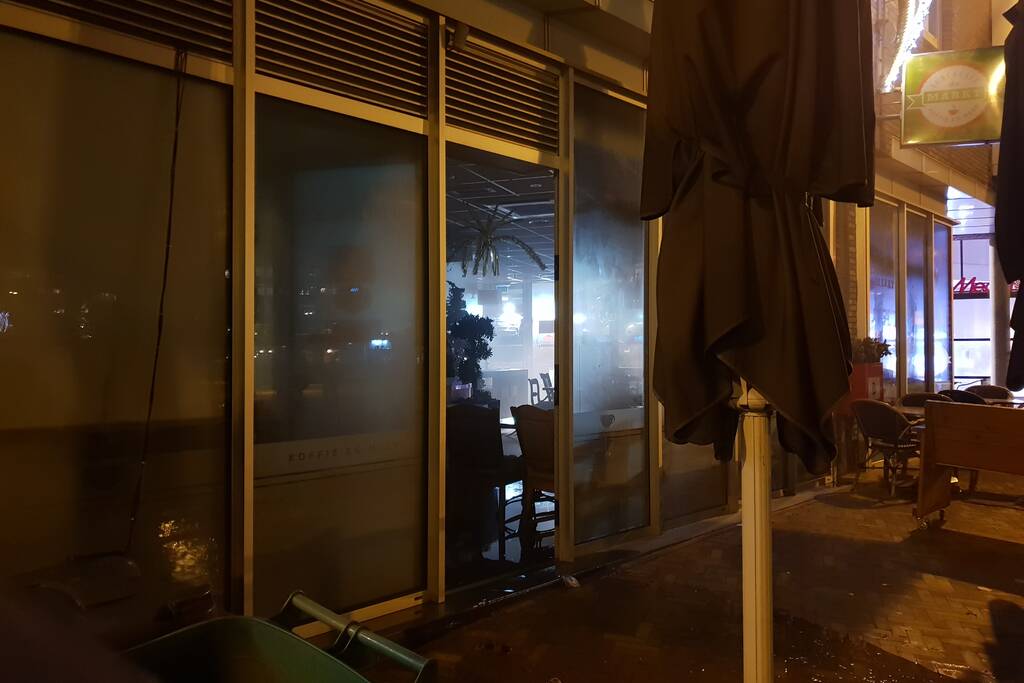 Brand in lunch cafÃ©