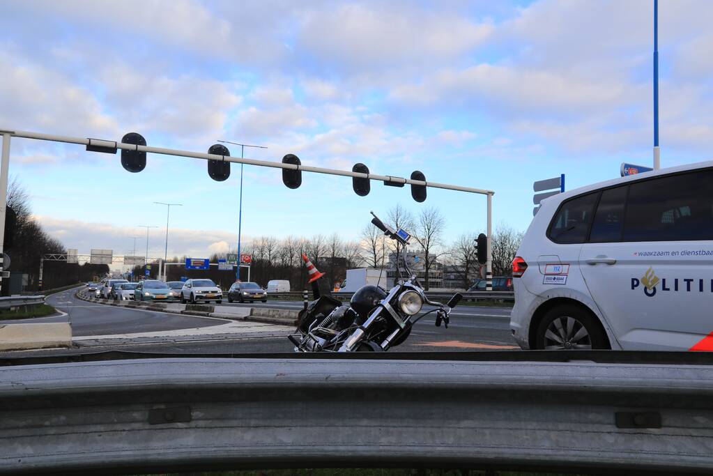 Motorrijder gewond na botsing met auto