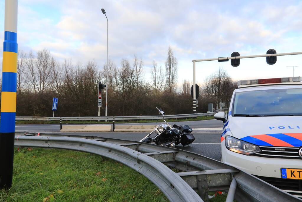 Motorrijder gewond na botsing met auto