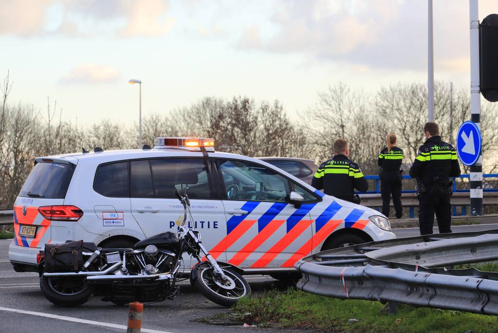Motorrijder gewond na botsing met auto
