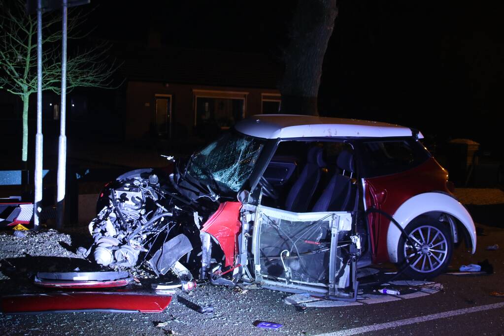 Gewonde bij aanrijding op een boom met 45km wagentje
