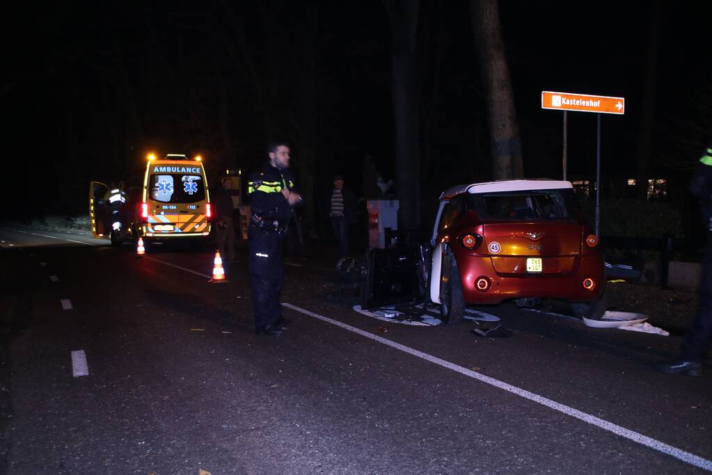 Gewonde bij aanrijding op een boom met 45km wagentje