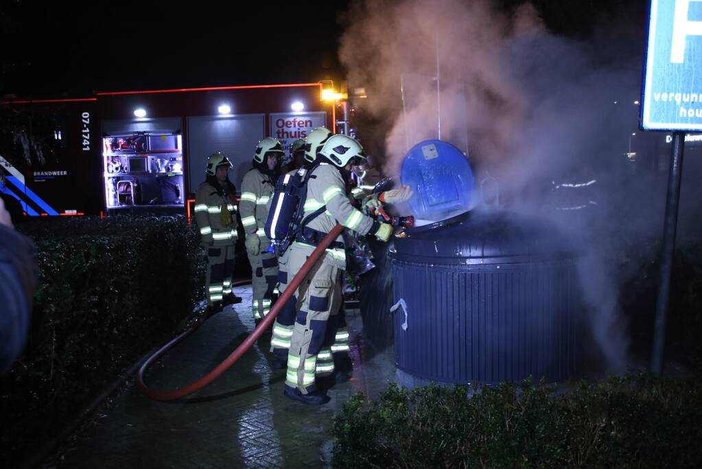 Veel rookontwikkeling bij containerbrand