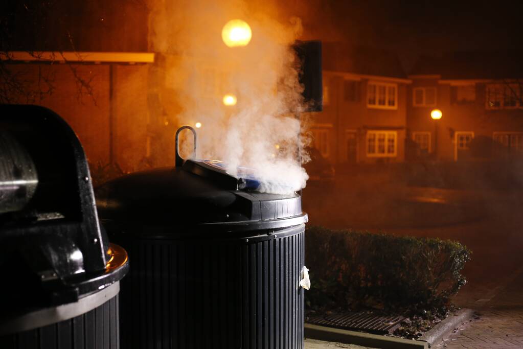Veel rookontwikkeling bij containerbrand