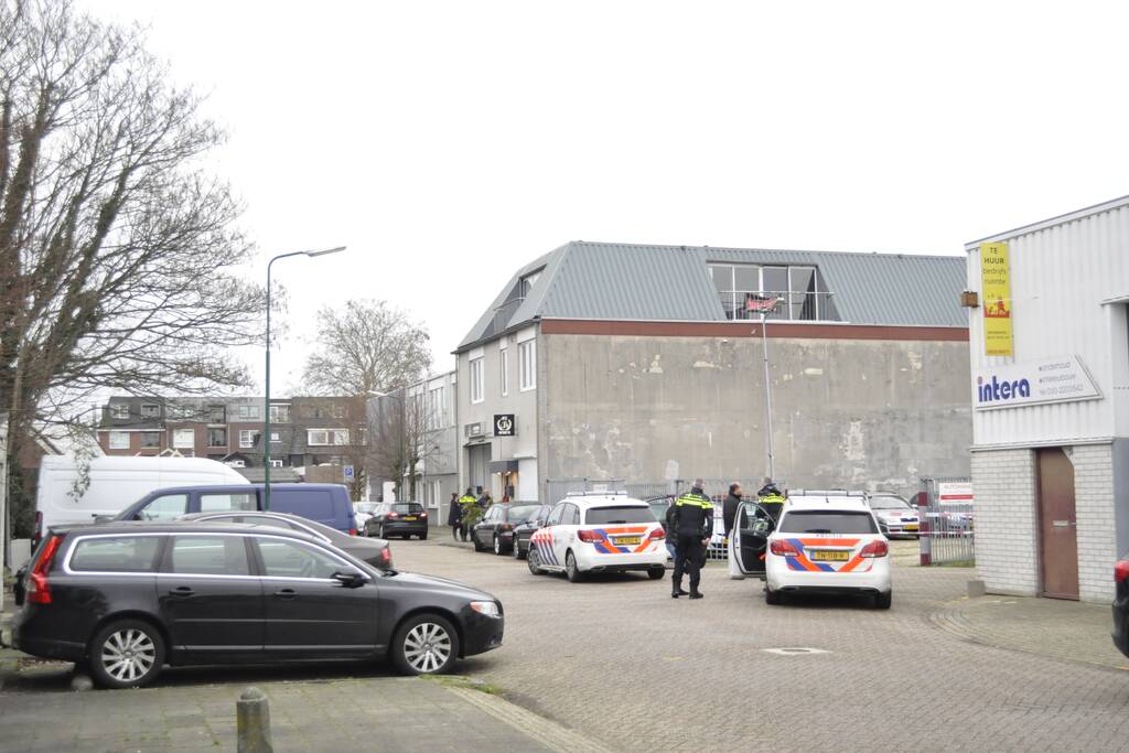 Twee verdachten gevlucht na overval bedrijfspand