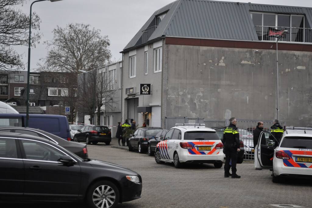 Twee verdachten gevlucht na overval bedrijfspand