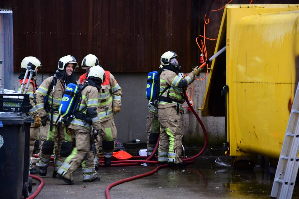 Brand in perscontainer op Gemeentewerf