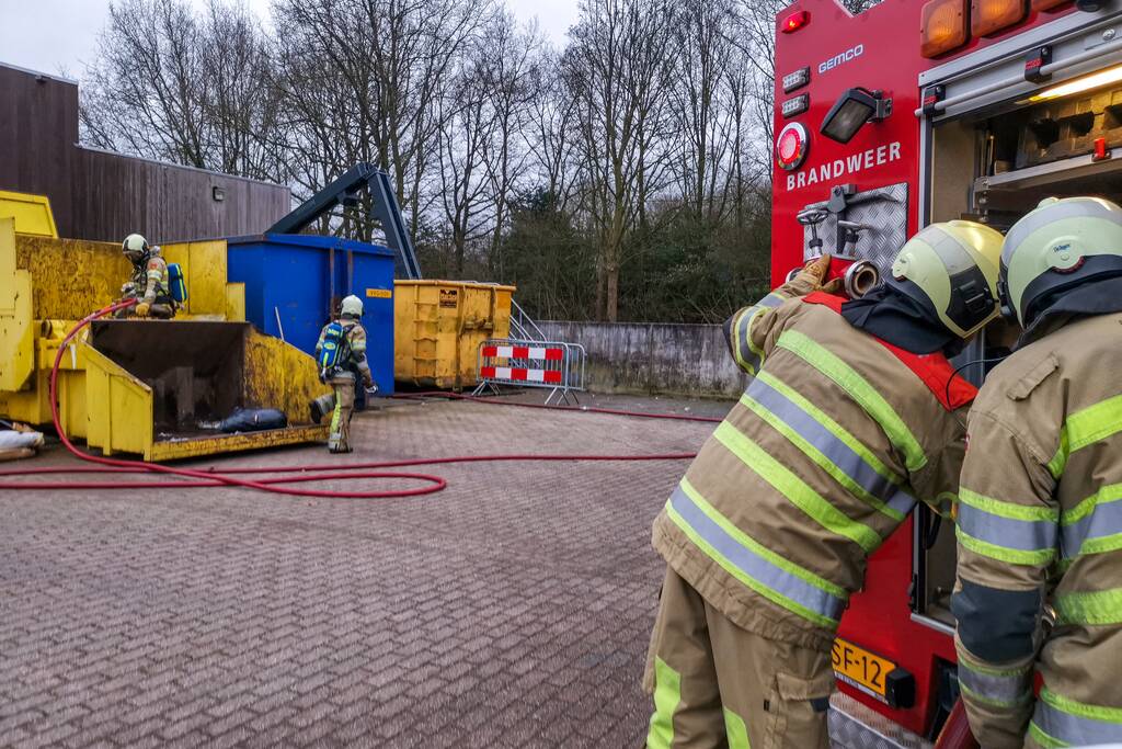 Brand in perscontainer op Gemeentewerf
