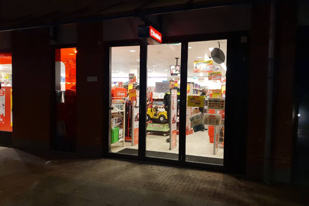 Twee daders voortvluchtig na overval op Kruidvat