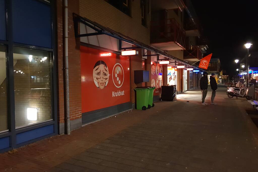 Twee daders voortvluchtig na overval op Kruidvat