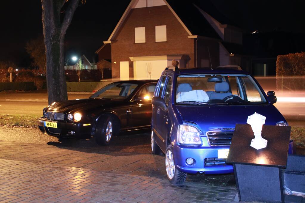 Auto ramt tuinmuur na aanrijding