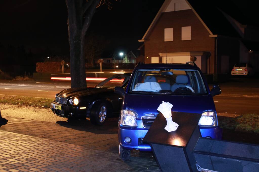 Auto ramt tuinmuur na aanrijding