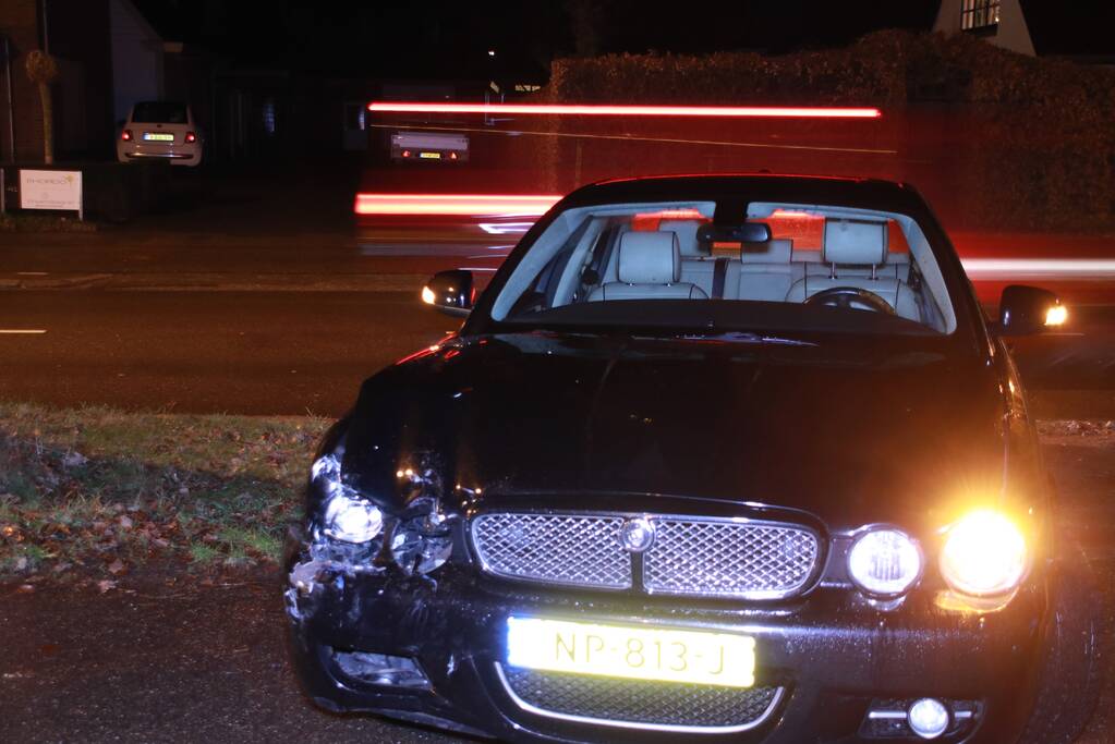 Auto ramt tuinmuur na aanrijding