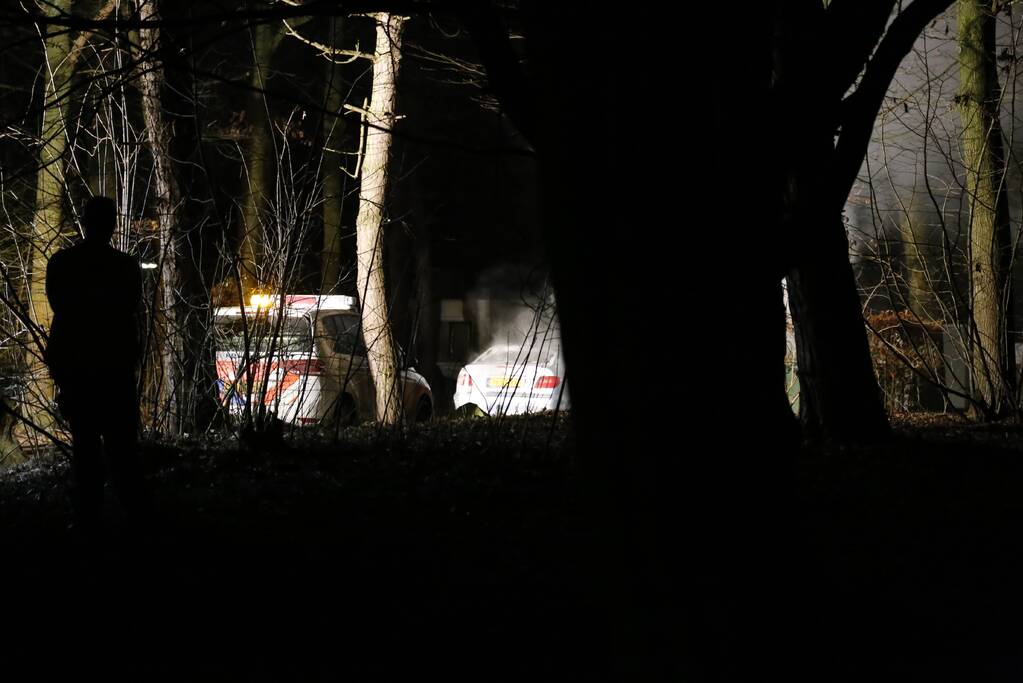 Auto fikt uit op vakantiepark De Eemhof
